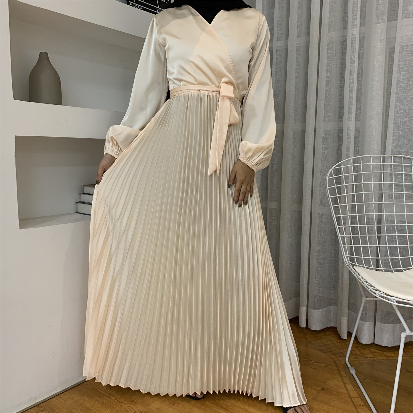 Elegant V-Neck Pleated Hem Maxi Dress