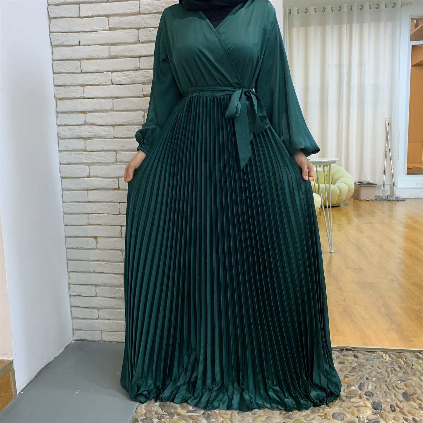 Elegant V-Neck Pleated Hem Maxi Dress