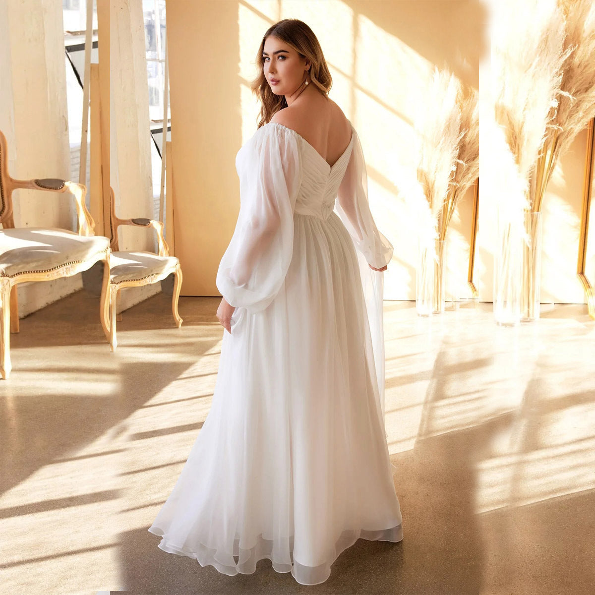 Women's chiffon long-sleeved dress with pleats and slim one-shoulder banquet dress