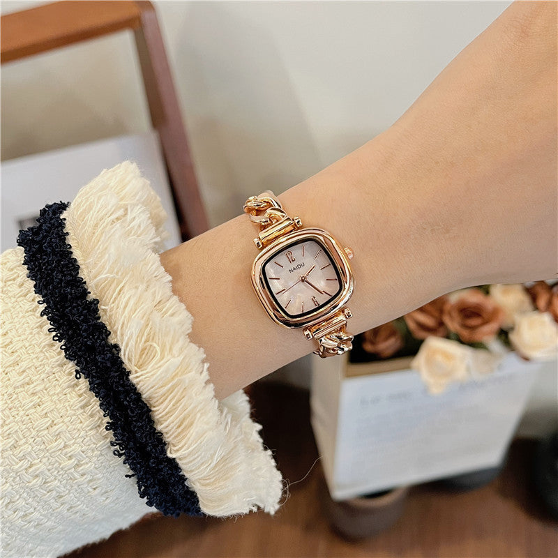Mother-of-pearl small square plate chain watch
