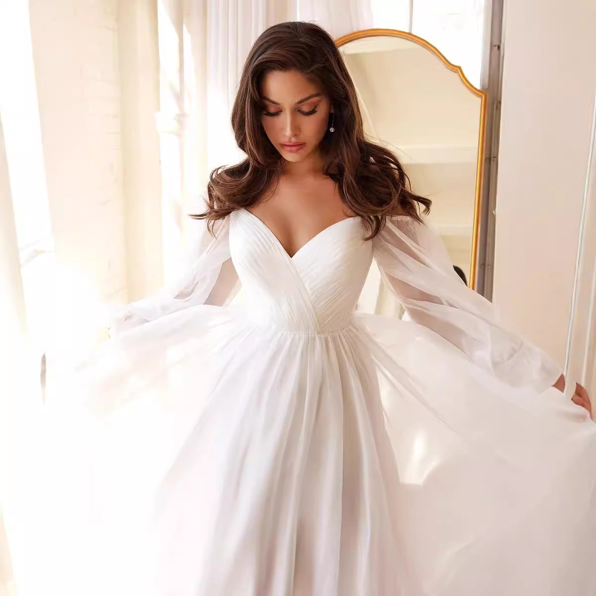 Women's chiffon long-sleeved dress with pleats and slim one-shoulder banquet dress