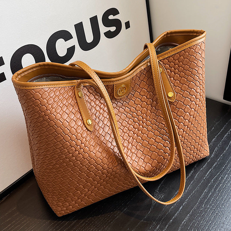 Fashionable Retro Large-Capacity Tote Bag - Versatile One-Shoulder & Hand-Held Design"