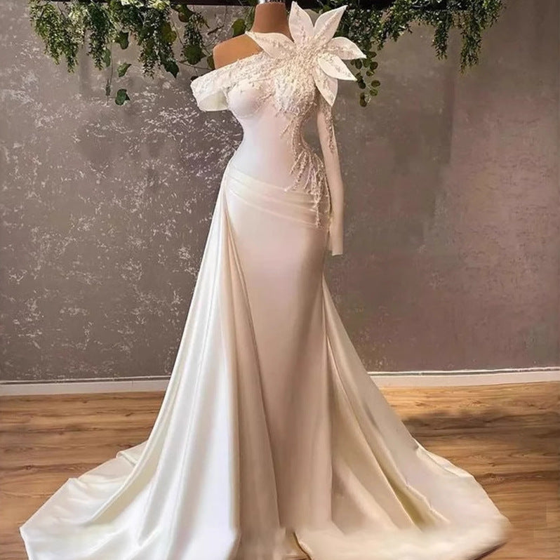 flower design slim bride main wedding dress