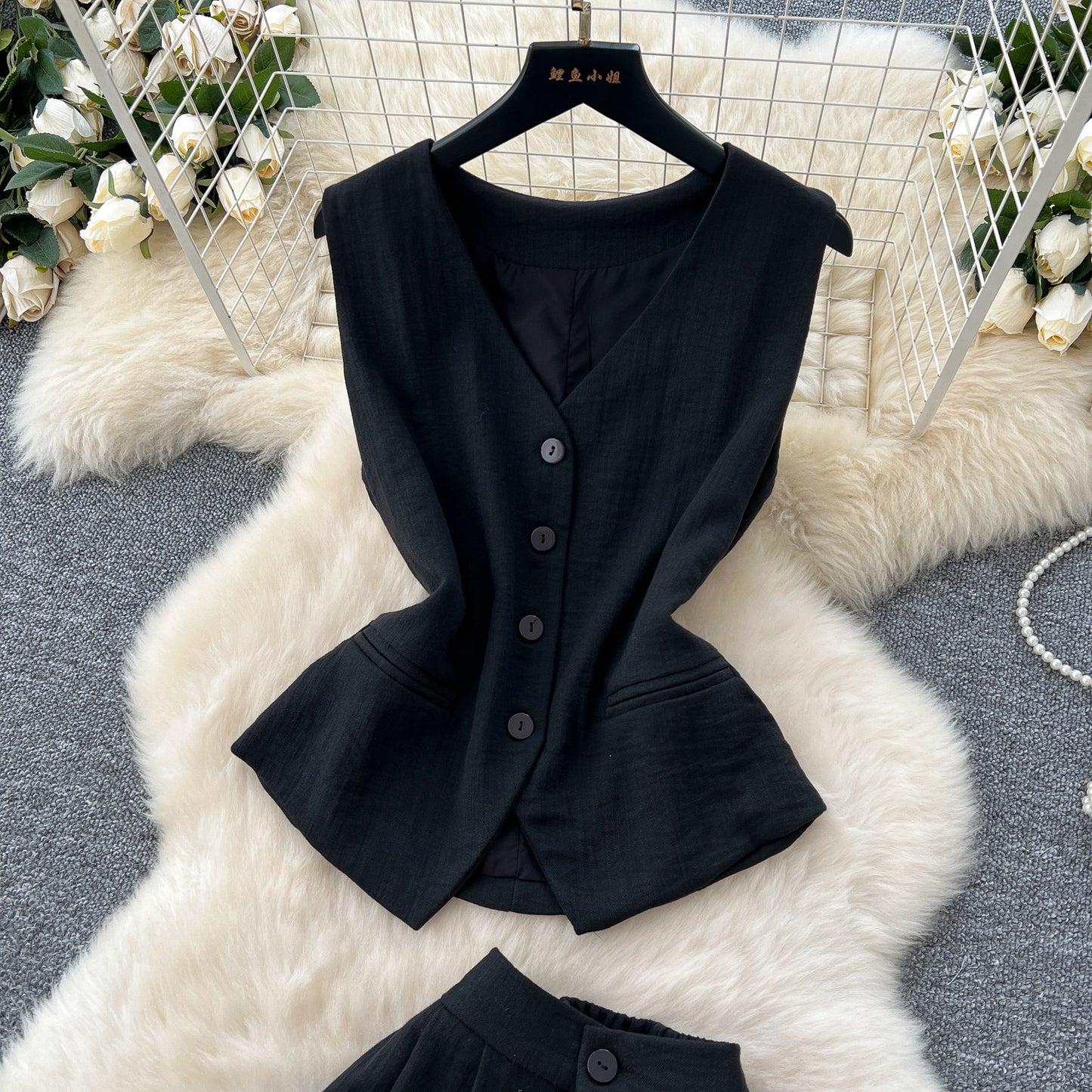 Sleeveless Two-Piece Suit