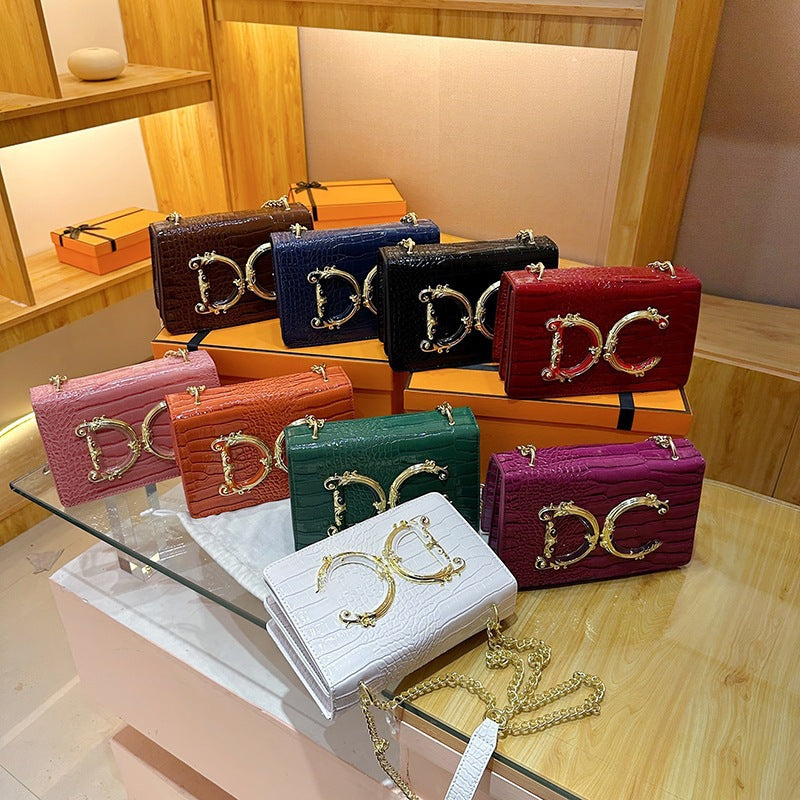 Trendy Croc-Effect Chain Shoulder Bag