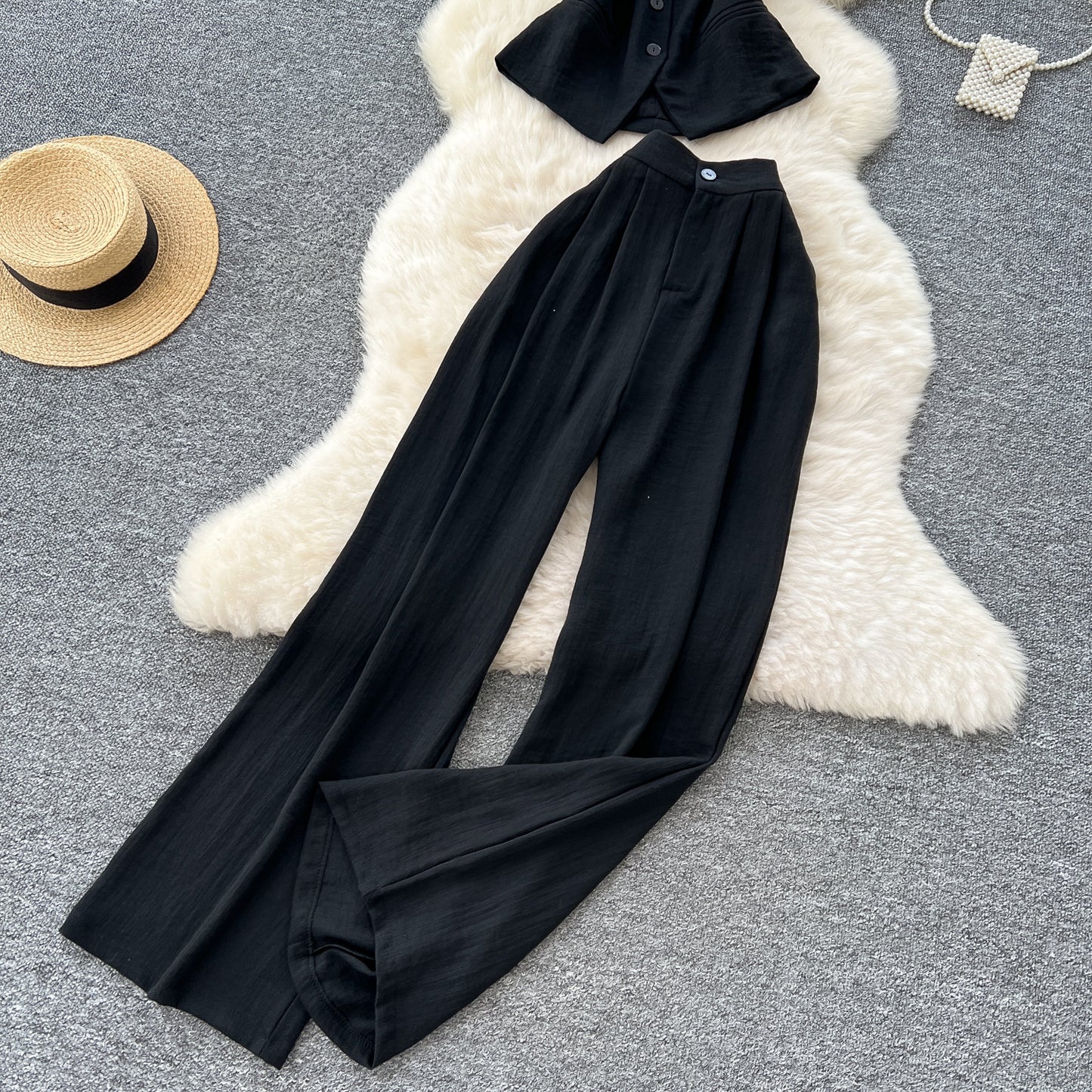 Sleeveless Two-Piece Suit