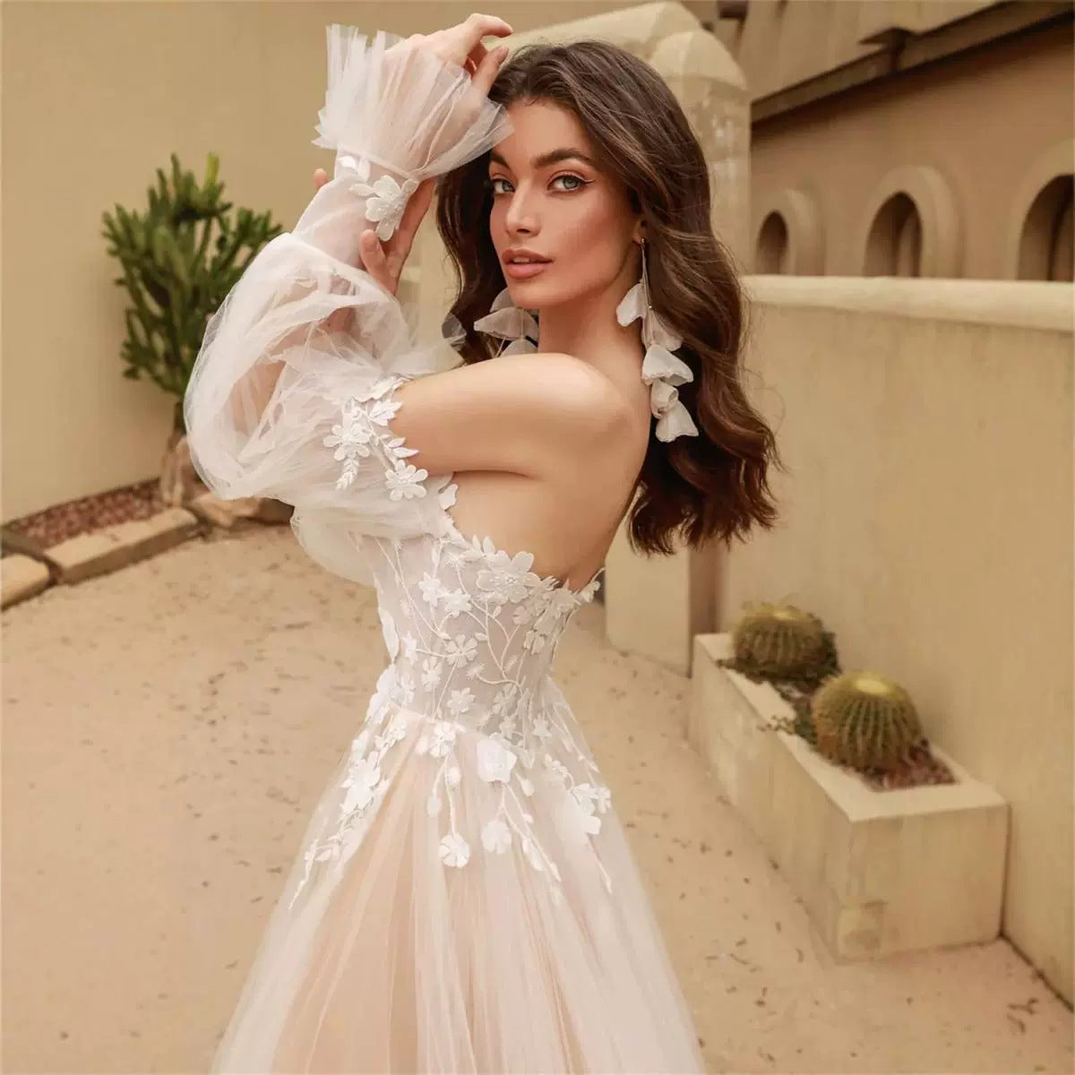Light, slim temperament main wedding dress