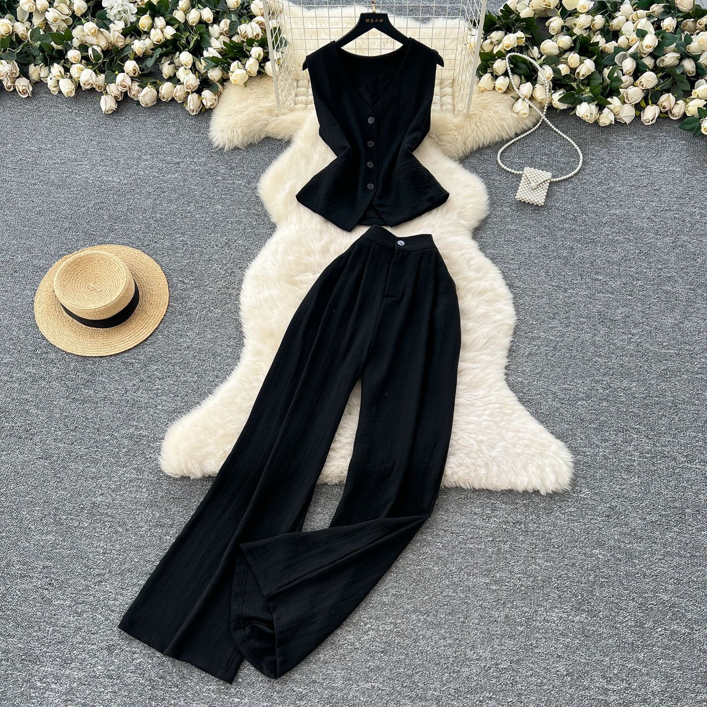 Sleeveless Two-Piece Suit