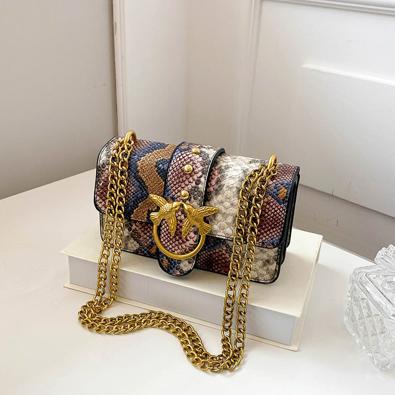 Snake-Pattern Contrast Chain Shoulder Bag