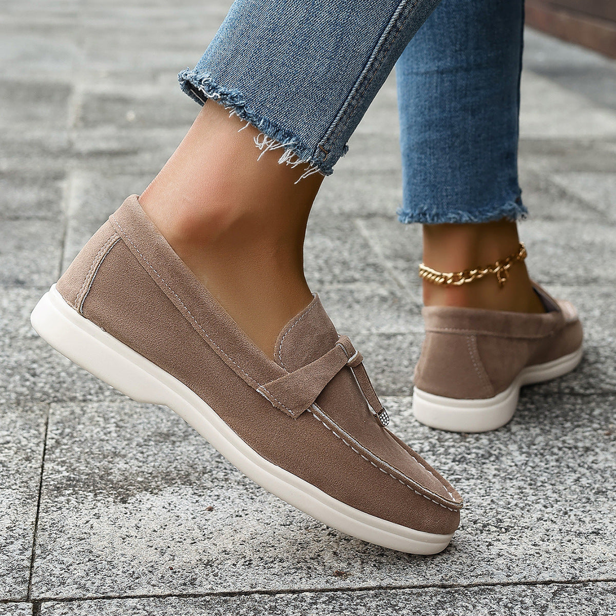 New High-Grade Woman's Slip-On Shoes