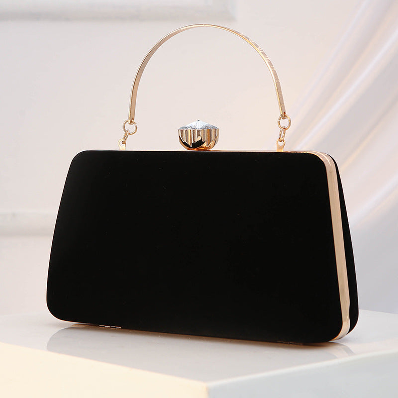 Velvet Soiree Companion: Glamorous Dinner Party Clutch