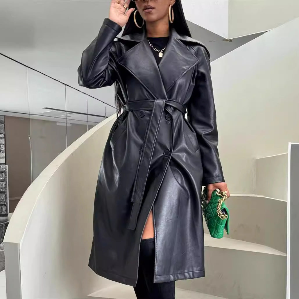 Casual and versatile long, fur coat
