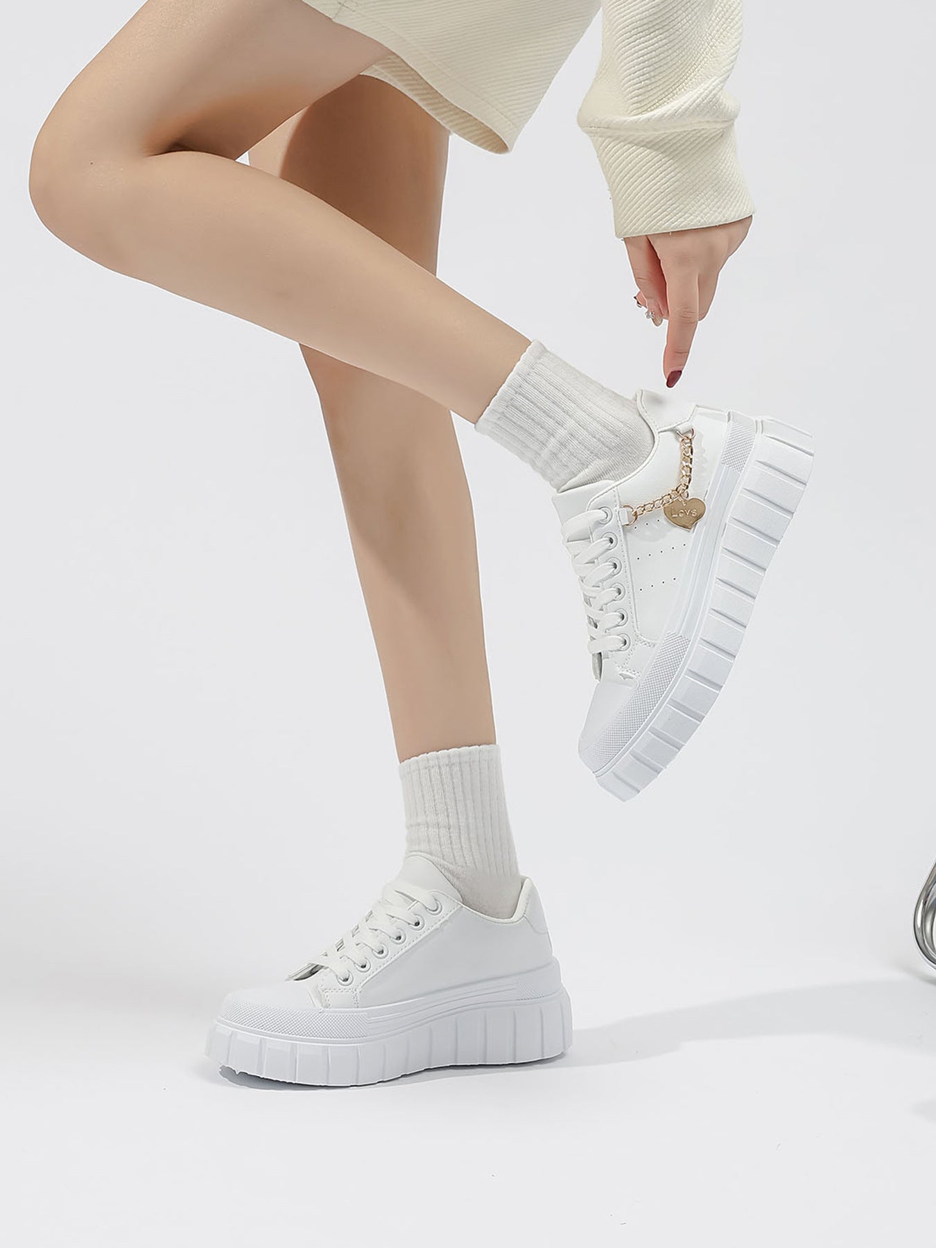 New plus-size women's shoes thick-soled heightened white shoes