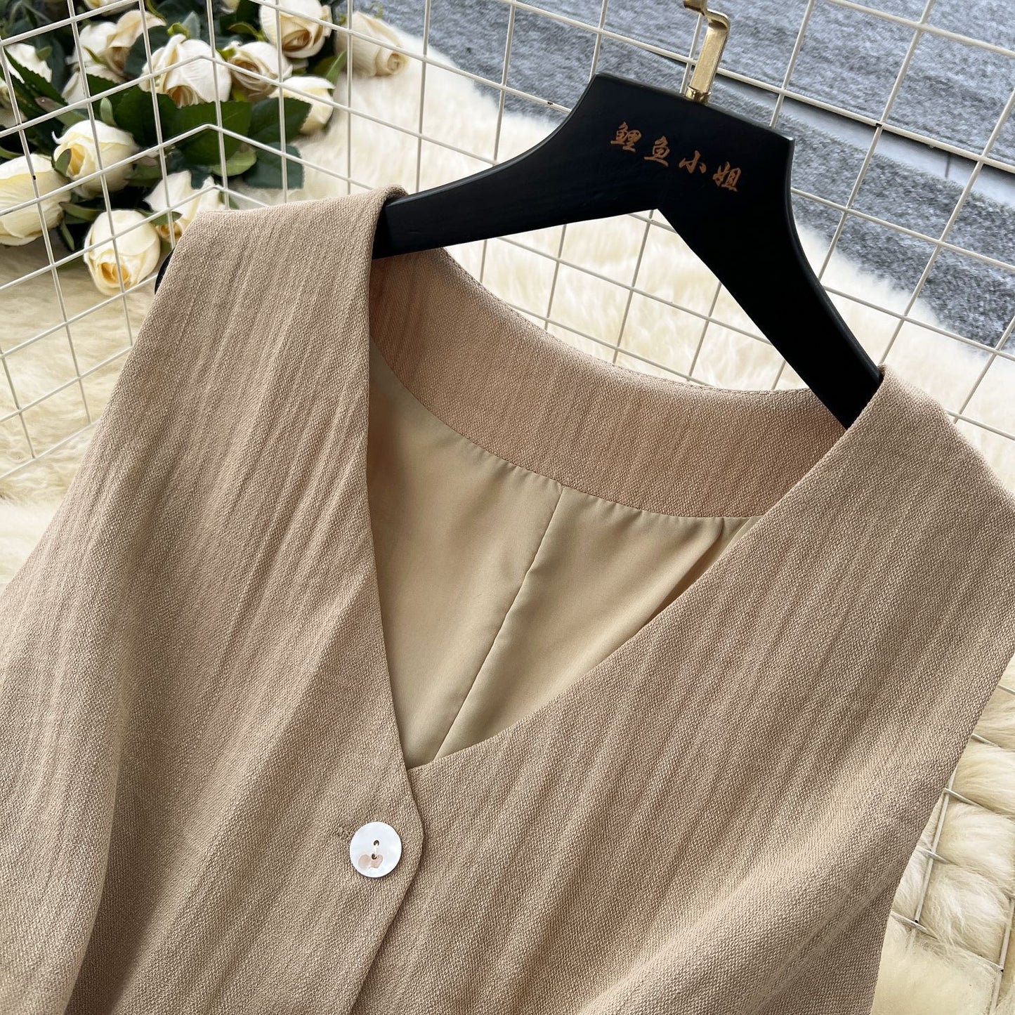 Sleeveless Two-Piece Suit