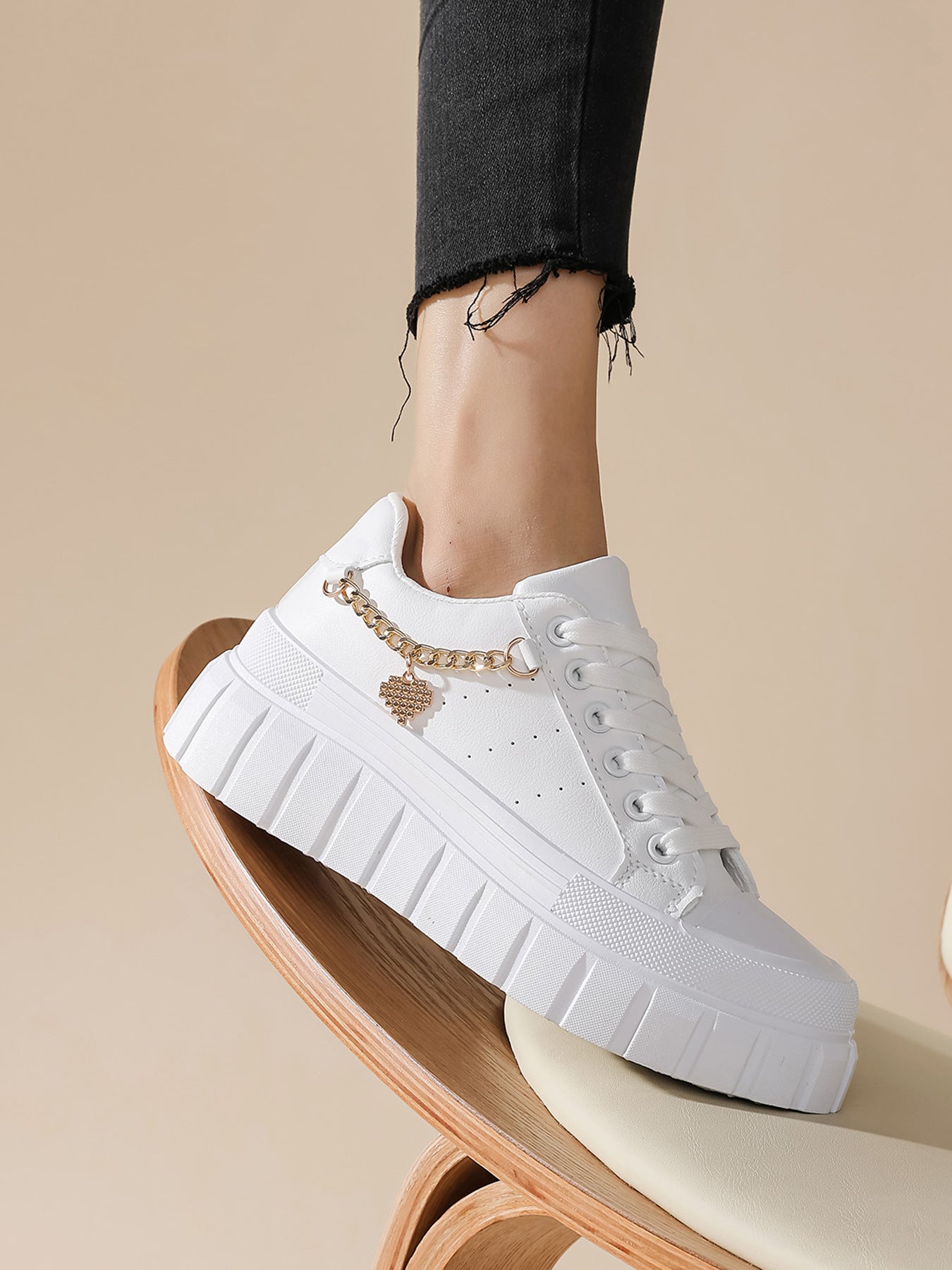 New plus-size women's shoes thick-soled heightened white shoes