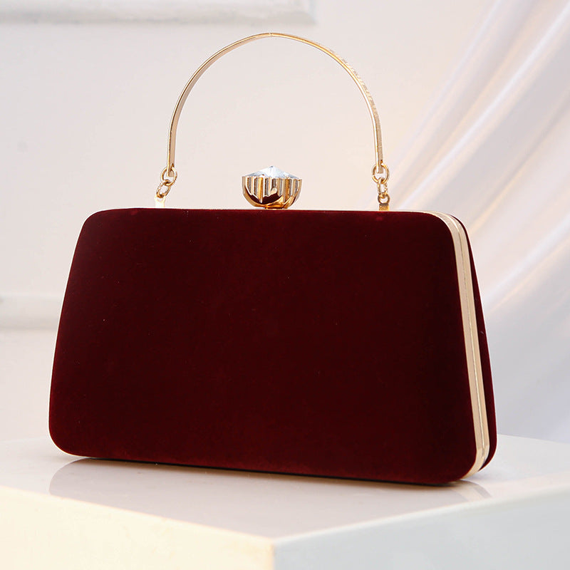 Velvet Soiree Companion: Glamorous Dinner Party Clutch