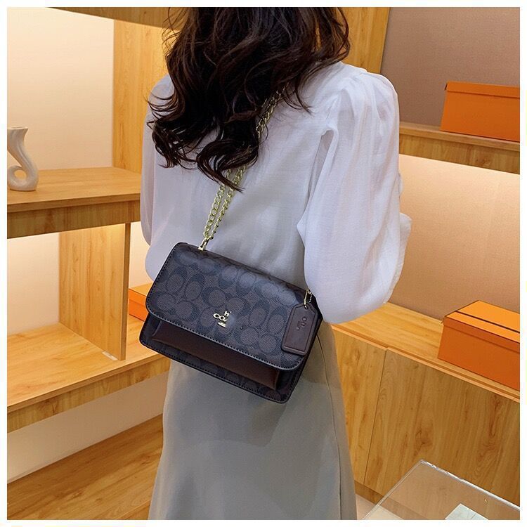 Trendy C-Shaped Tofu Bag