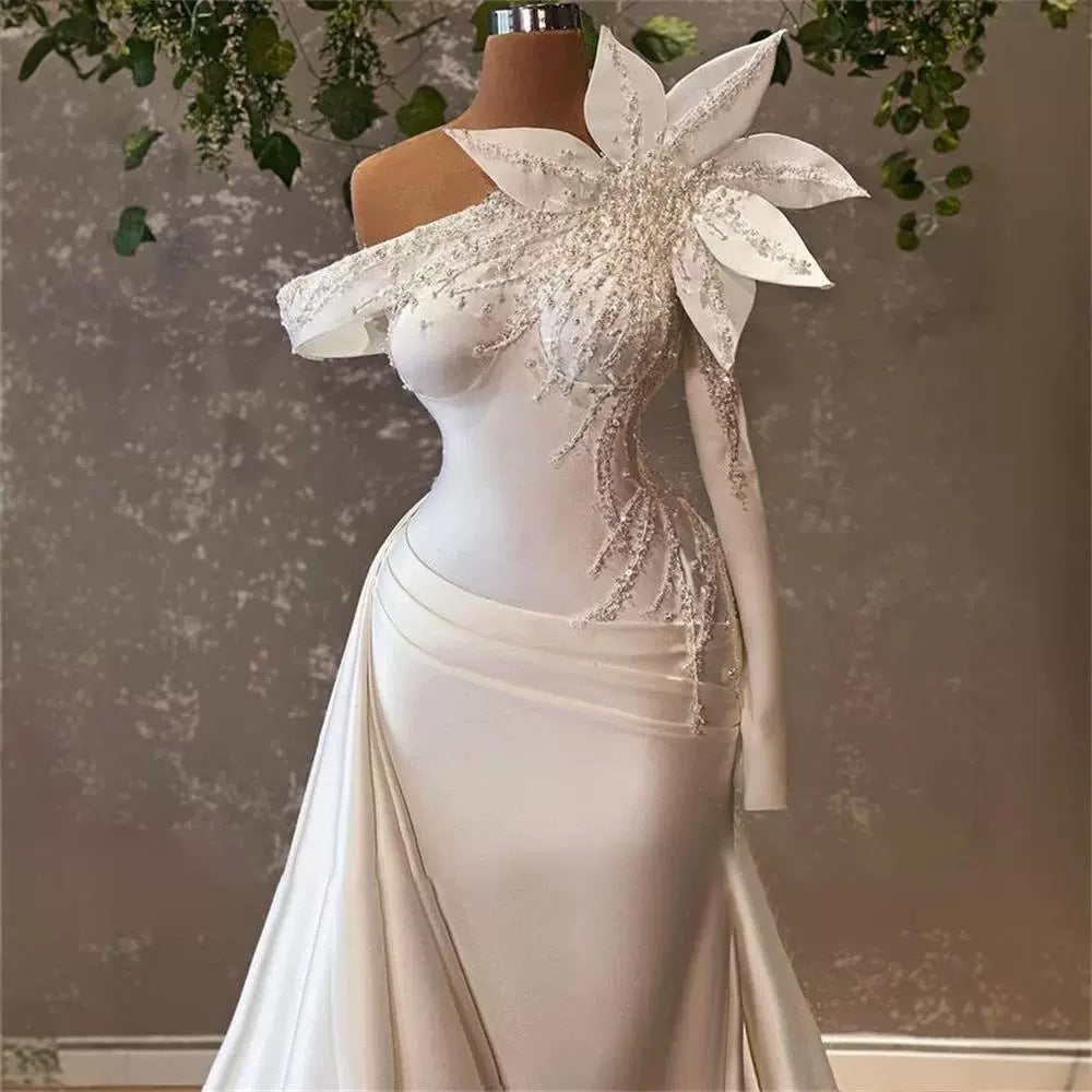 flower design slim bride main wedding dress