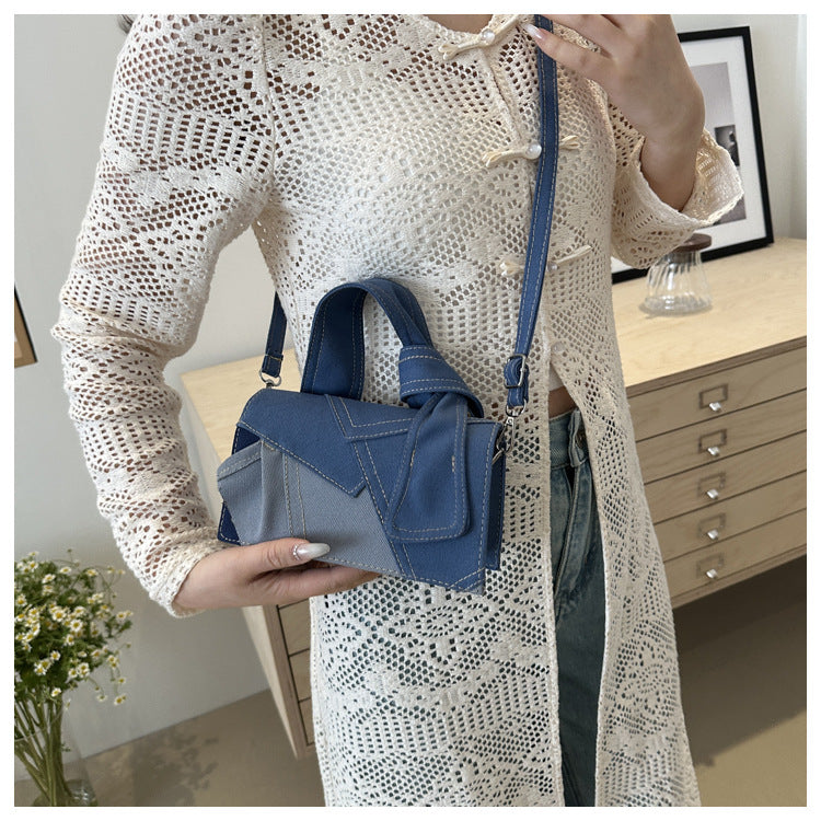 Simple stitching small square bag