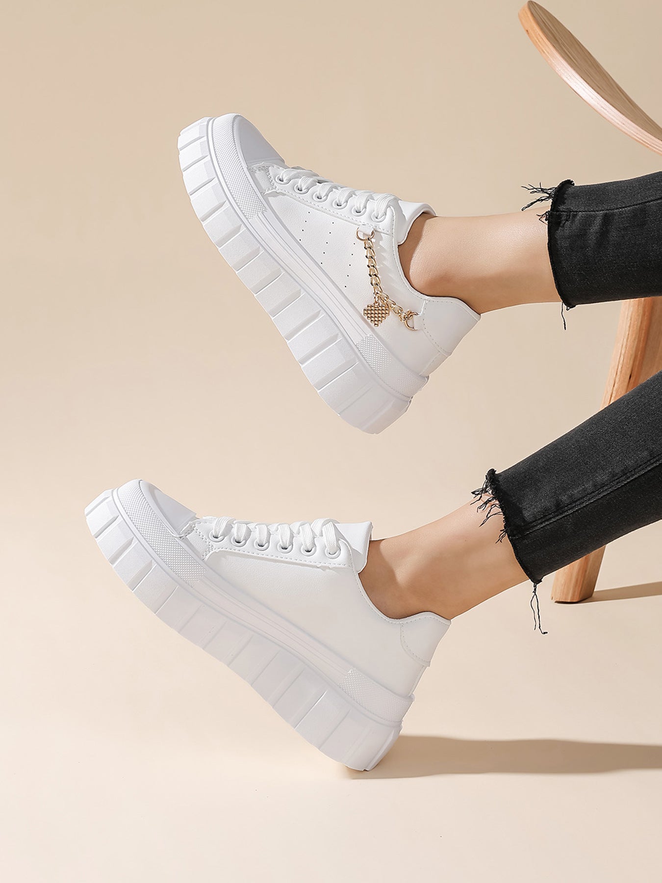 New plus-size women's shoes thick-soled heightened white shoes