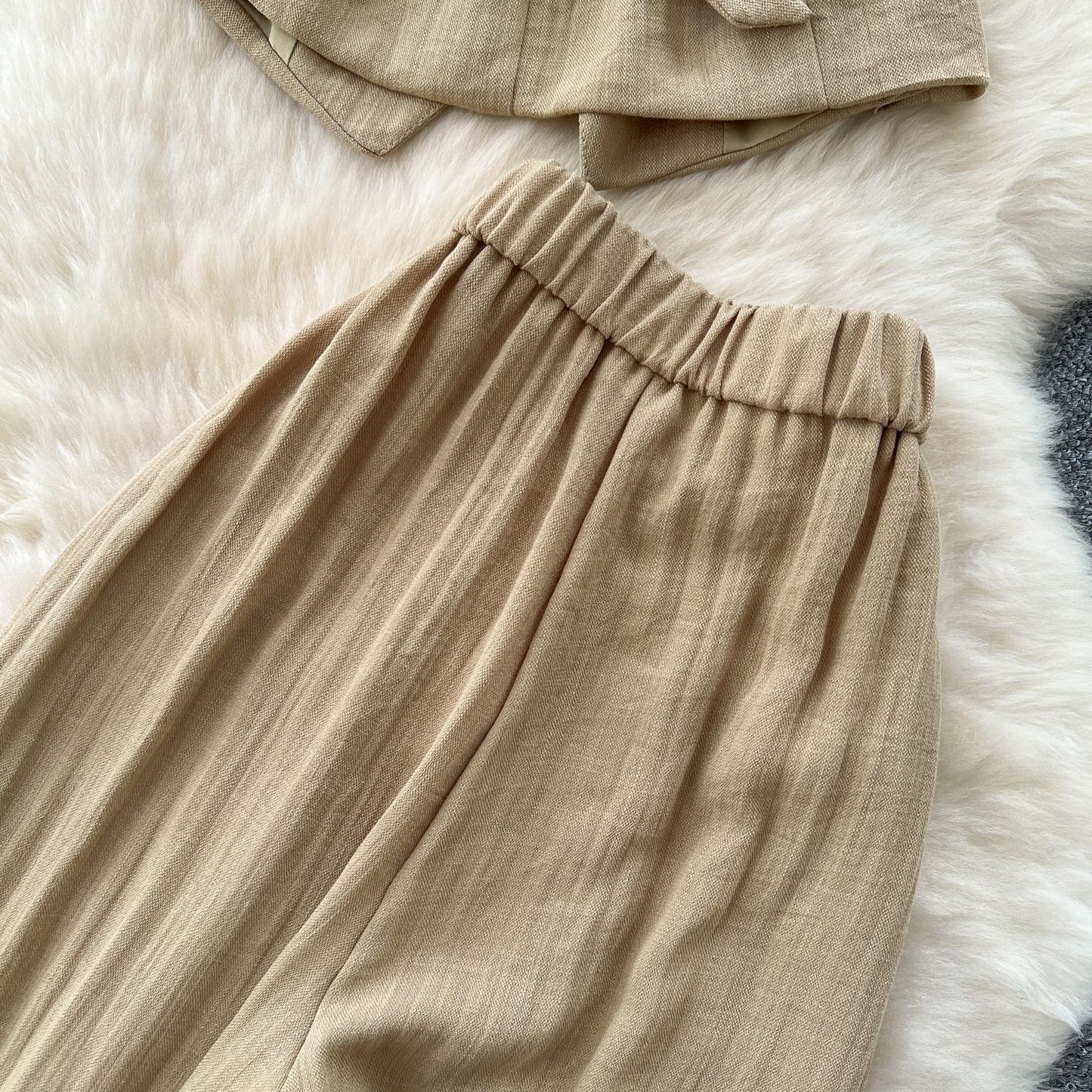 Sleeveless Two-Piece Suit