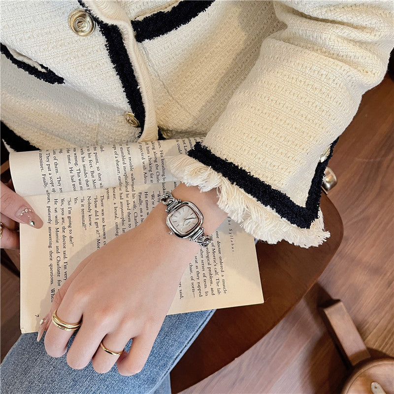 Mother-of-pearl small square plate chain watch