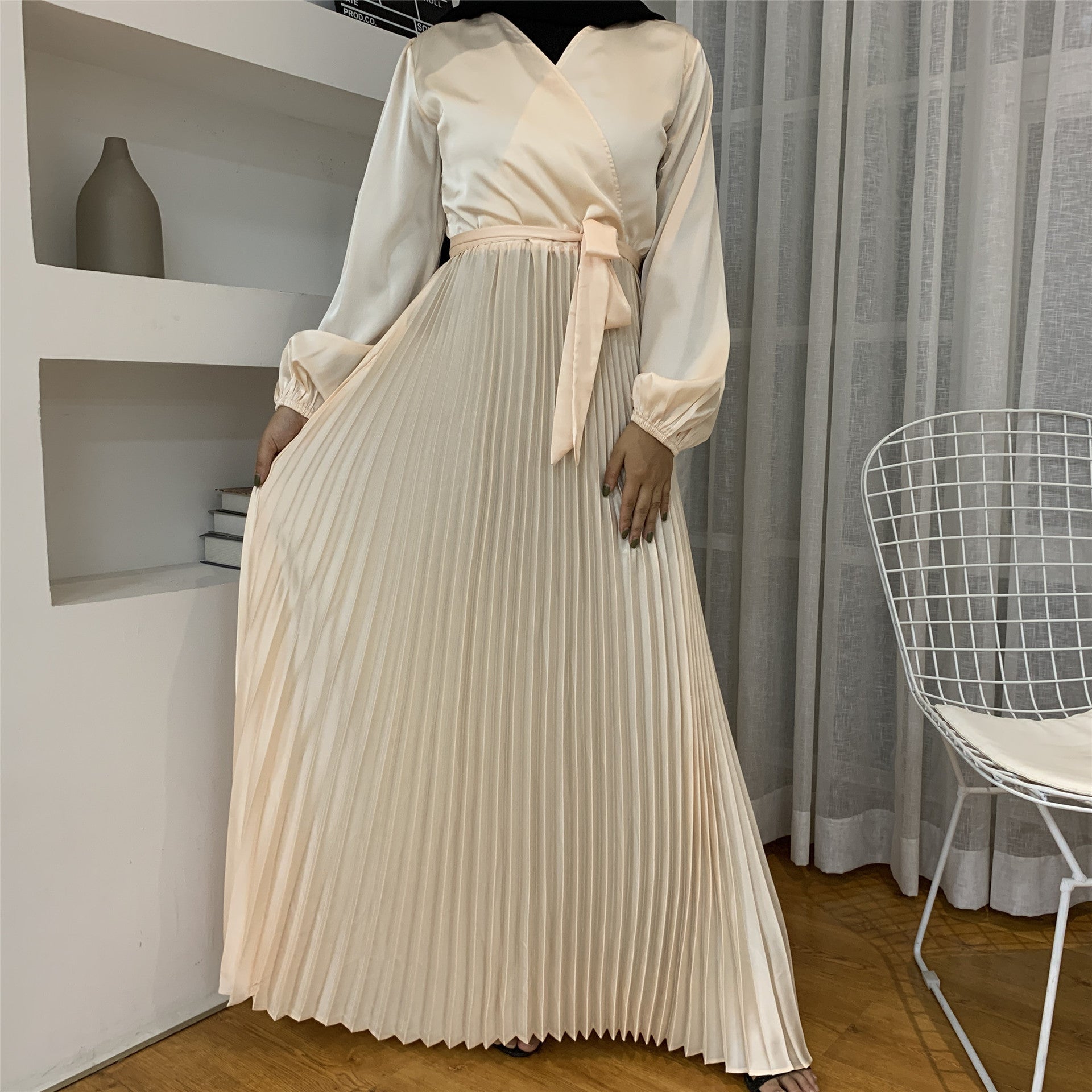 Elegant V-Neck Pleated Hem Maxi Dress
