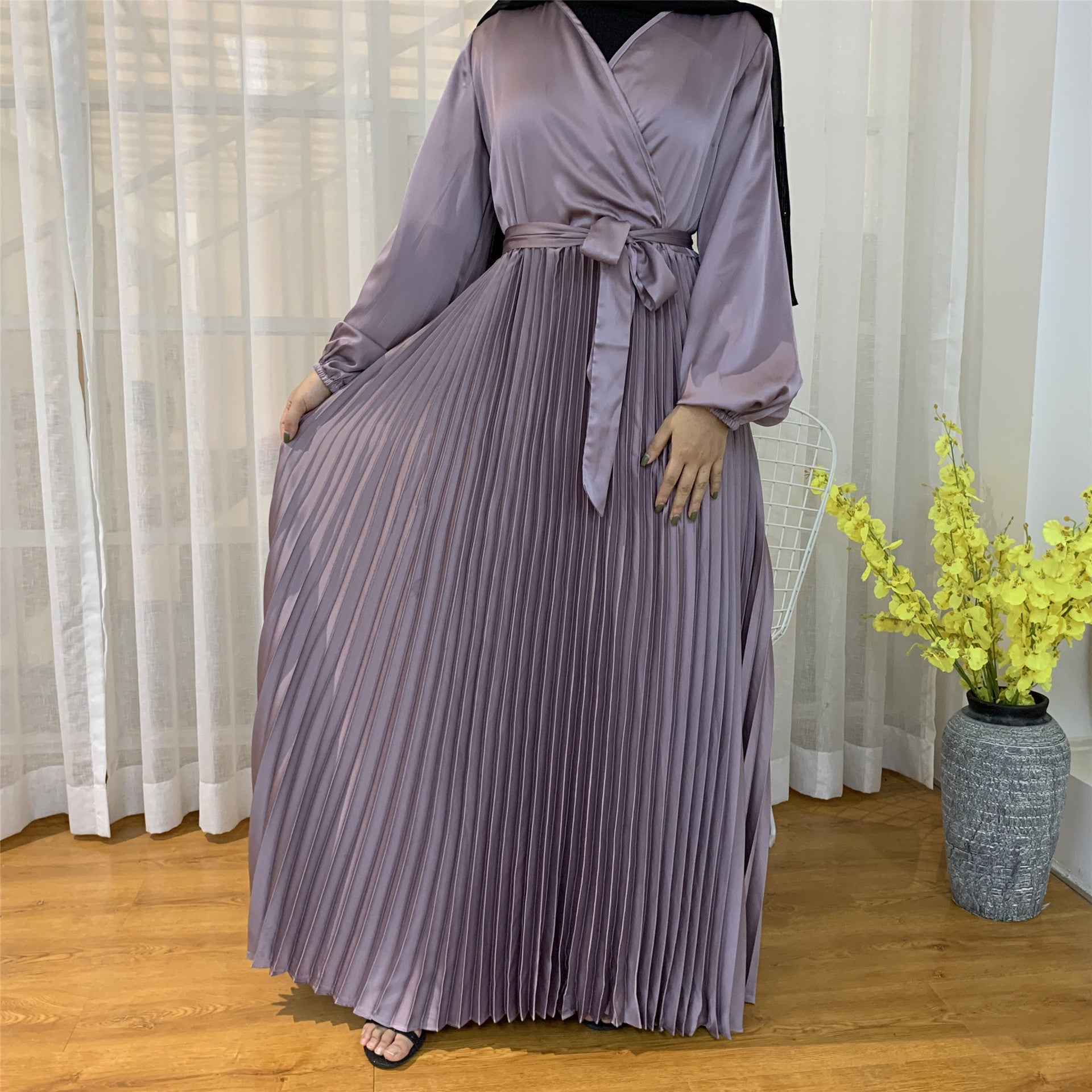 Elegant V-Neck Pleated Hem Maxi Dress