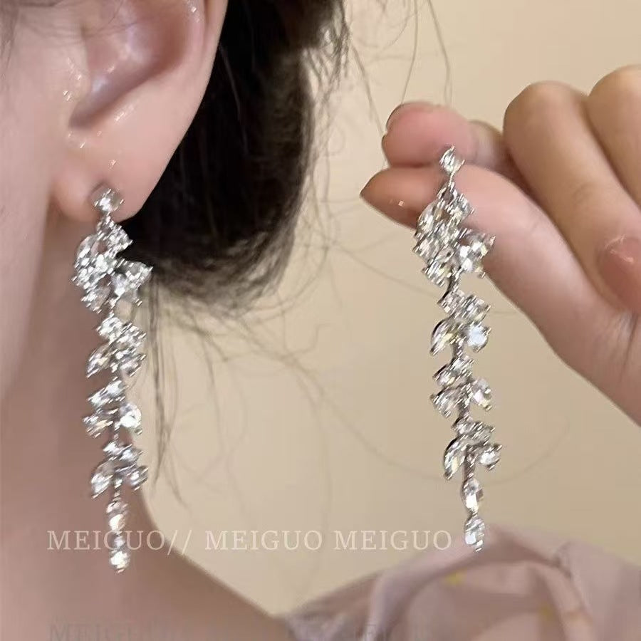 Super Flash Rhinestone Goddess Stud Earrings