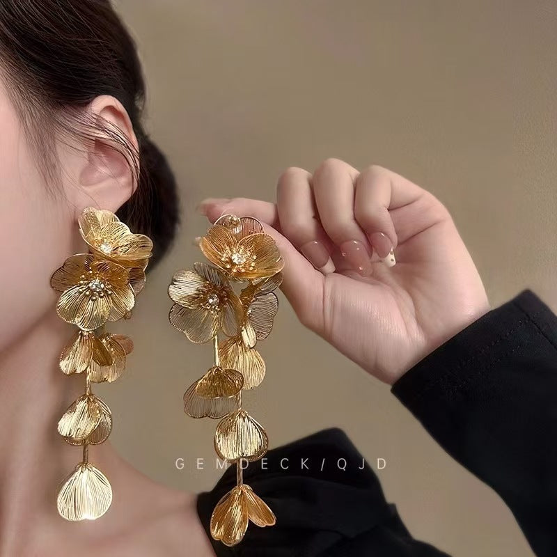 Super Flash Rhinestone Goddess Stud Earrings