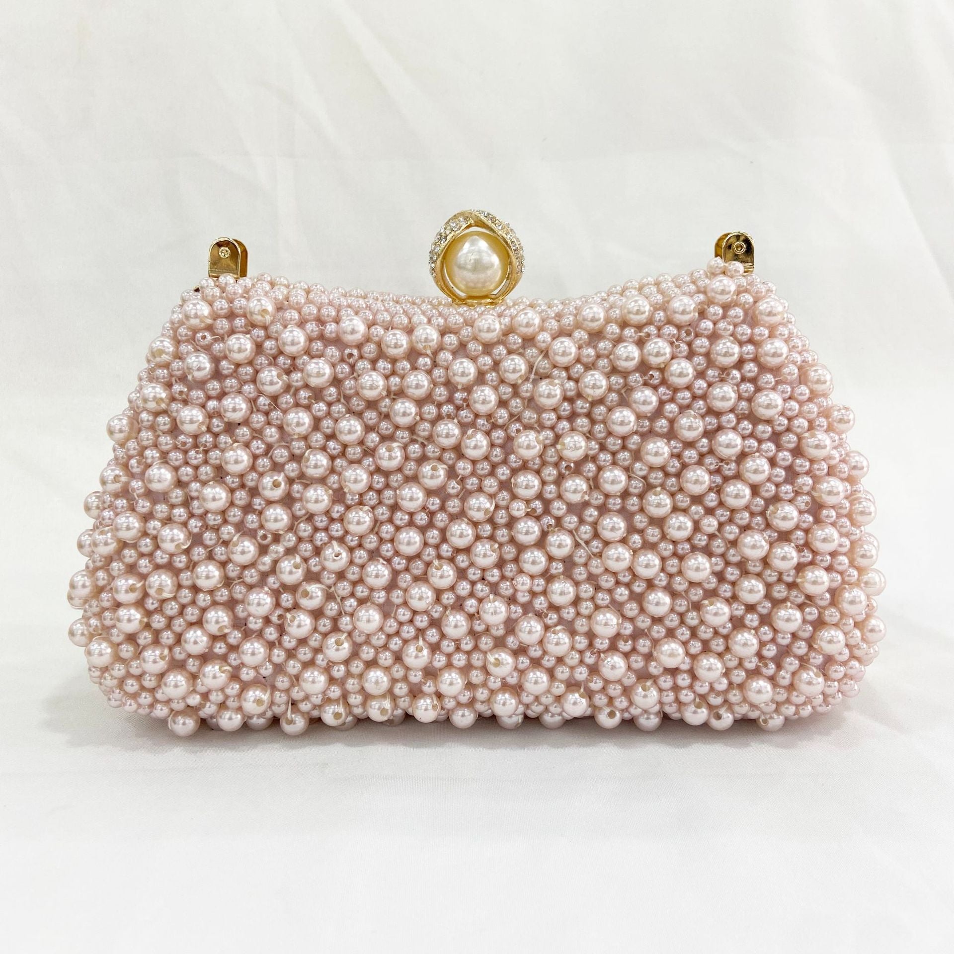 Dazzling Dinner Handbag: A Luxurious Accessory for Memorable Nights