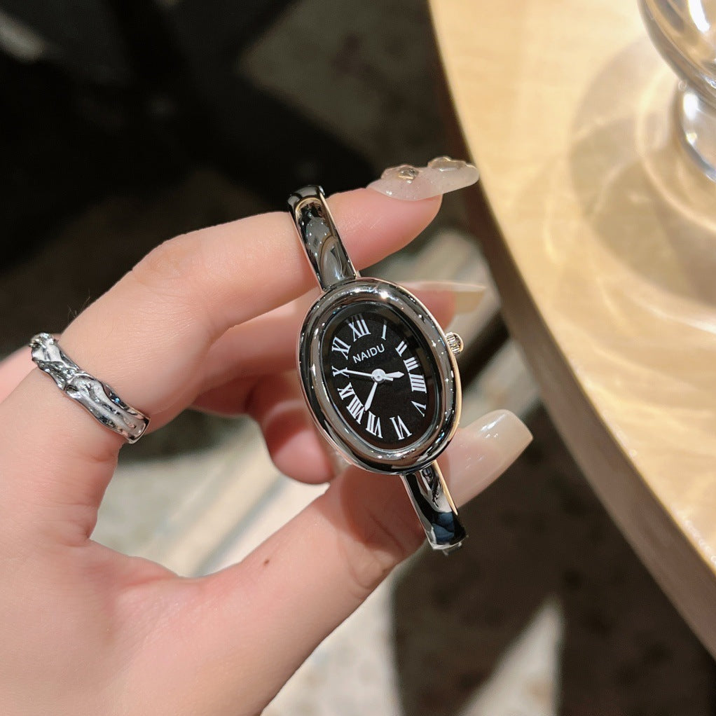 Elegant Oval Women's Bracelet Watch – Minimalist Design