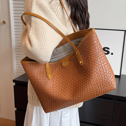 Fashionable Retro Large-Capacity Tote Bag - Versatile One-Shoulder & Hand-Held Design"