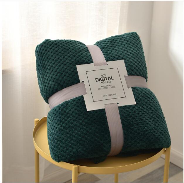 Pineapple Plaid White Thickened Coral Fleece Sofa Blanket