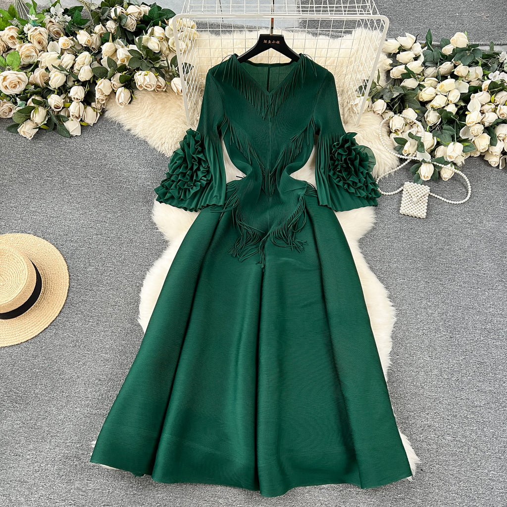 Elegant Court-Style Tassel V-Neck Pleated Dress