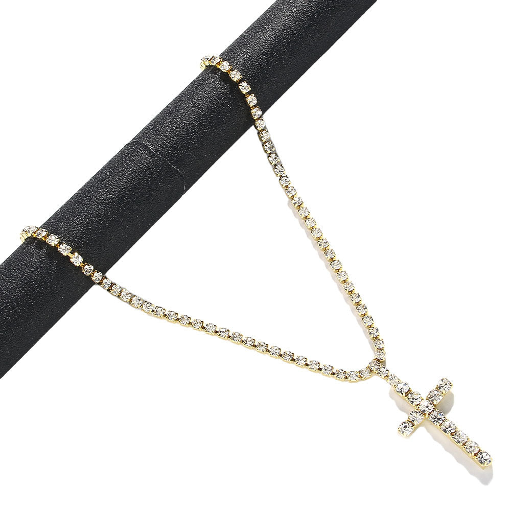 Simple cross necklace