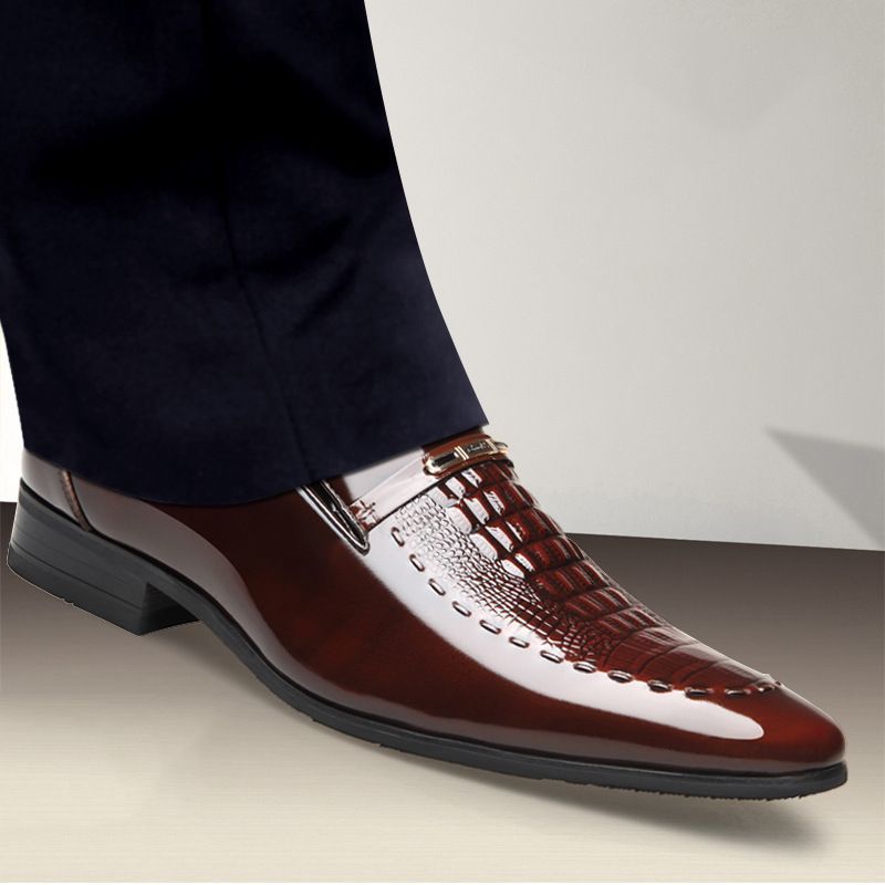Crocodile print men's patent leather extra size leather shoes