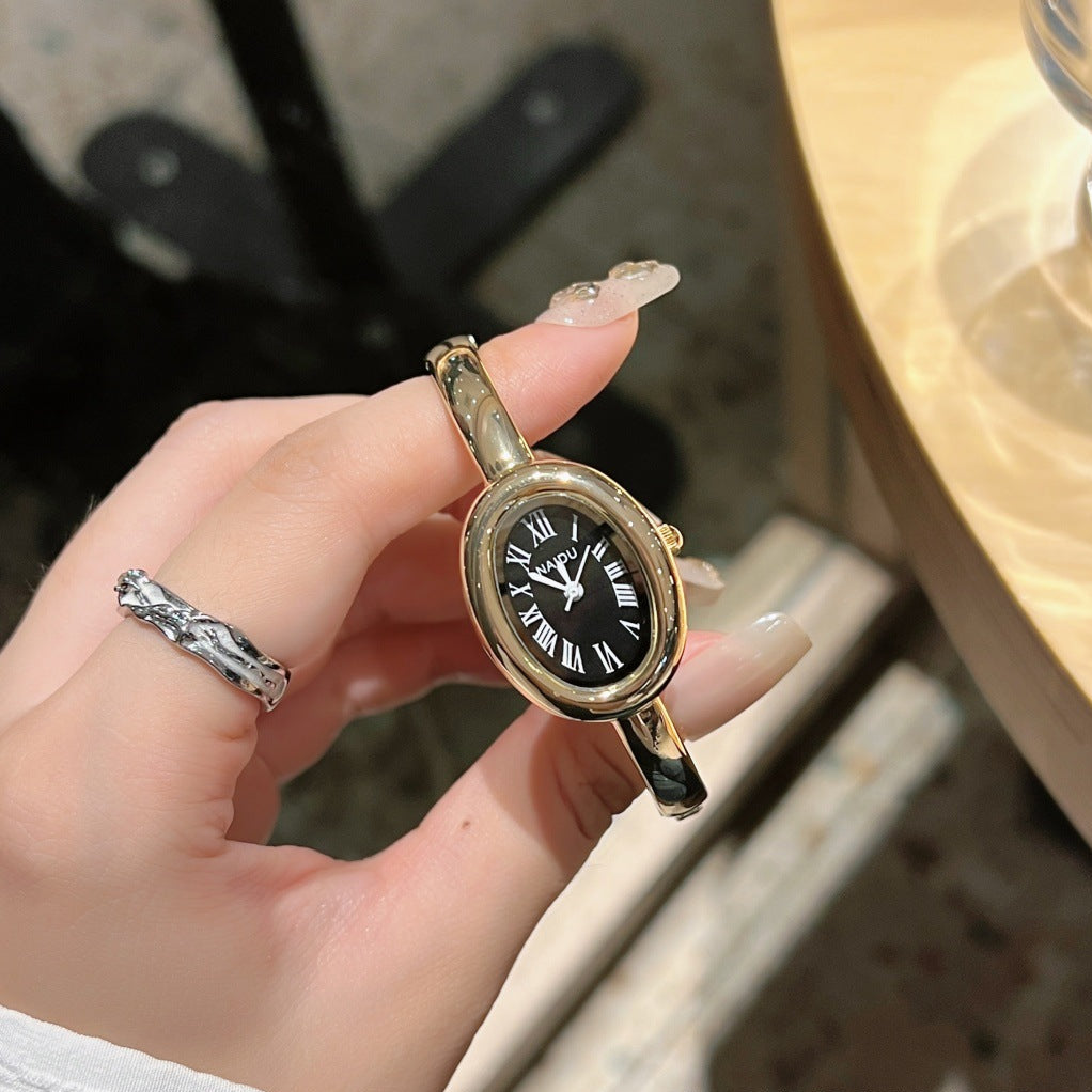 Elegant Oval Women's Bracelet Watch – Minimalist Design