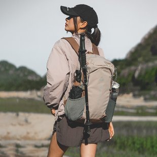 Lightweight Large Capacity Travel & School Daypack for Men & Women bagpack