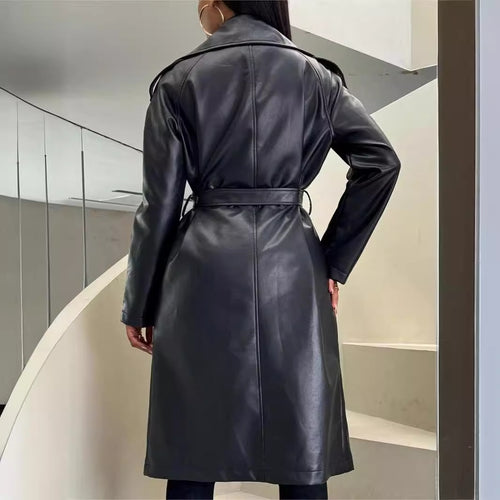 Casual and versatile  long, fur coat