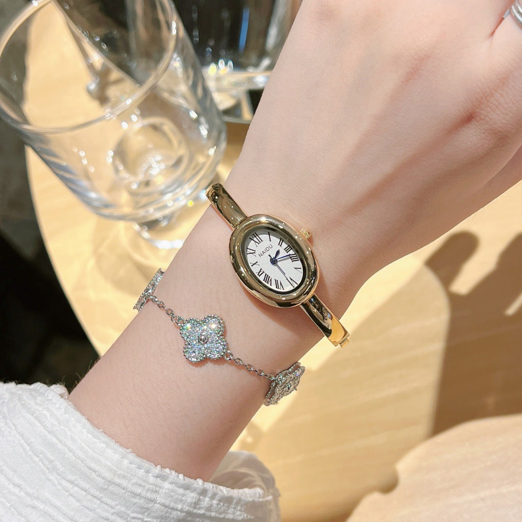 Elegant Oval Women's Bracelet Watch – Minimalist Design