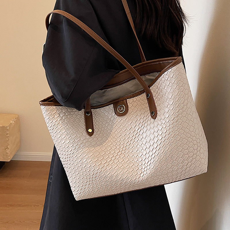 Fashionable Retro Large-Capacity Tote Bag - Versatile One-Shoulder & Hand-Held Design"