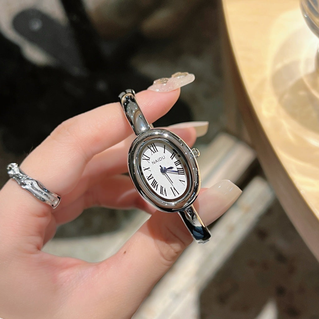 Elegant Oval Women's Bracelet Watch – Minimalist Design