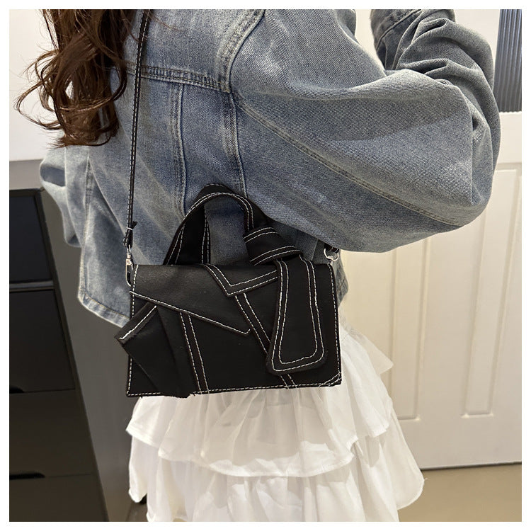 Simple stitching small square bag
