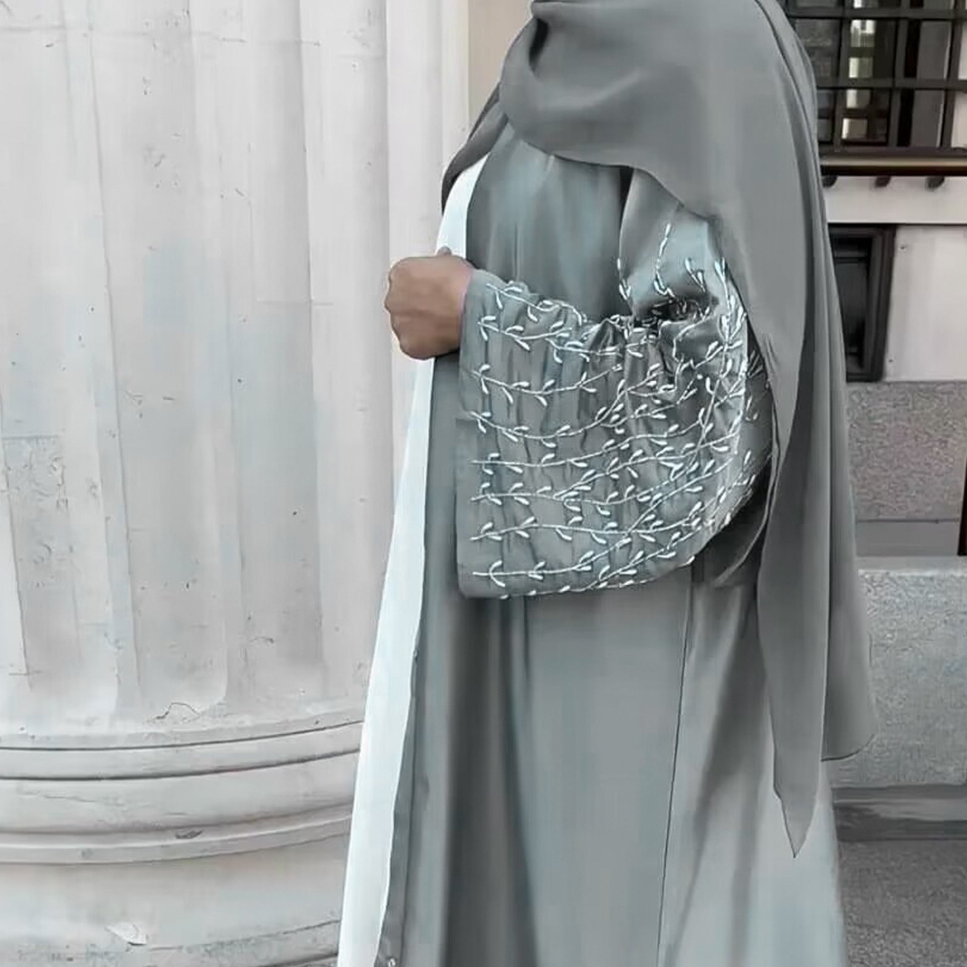 Islamic traditional dress Kaftan Abaya robe burqa (On Hand)