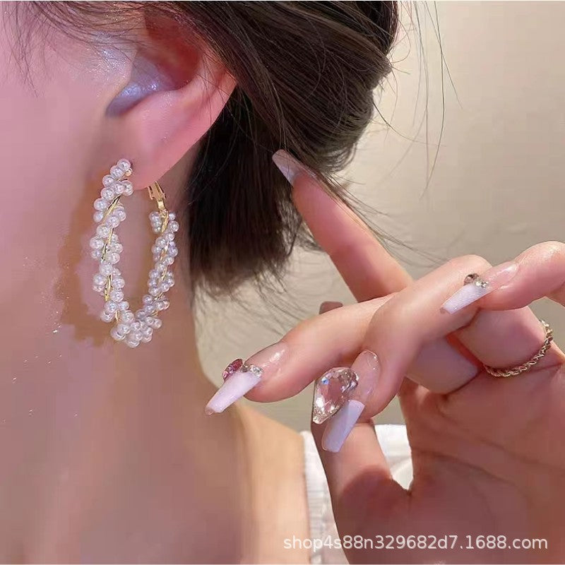 High-end light luxury temperament circle pearl earrings