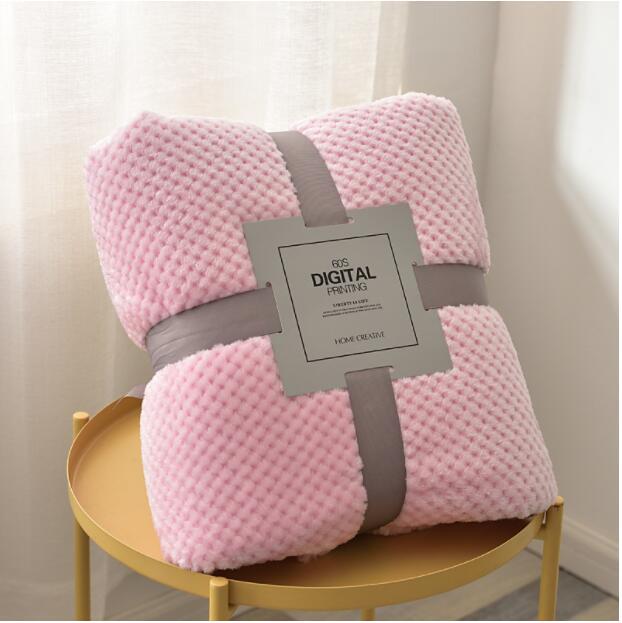 Pineapple Plaid White Thickened Coral Fleece Sofa Blanket