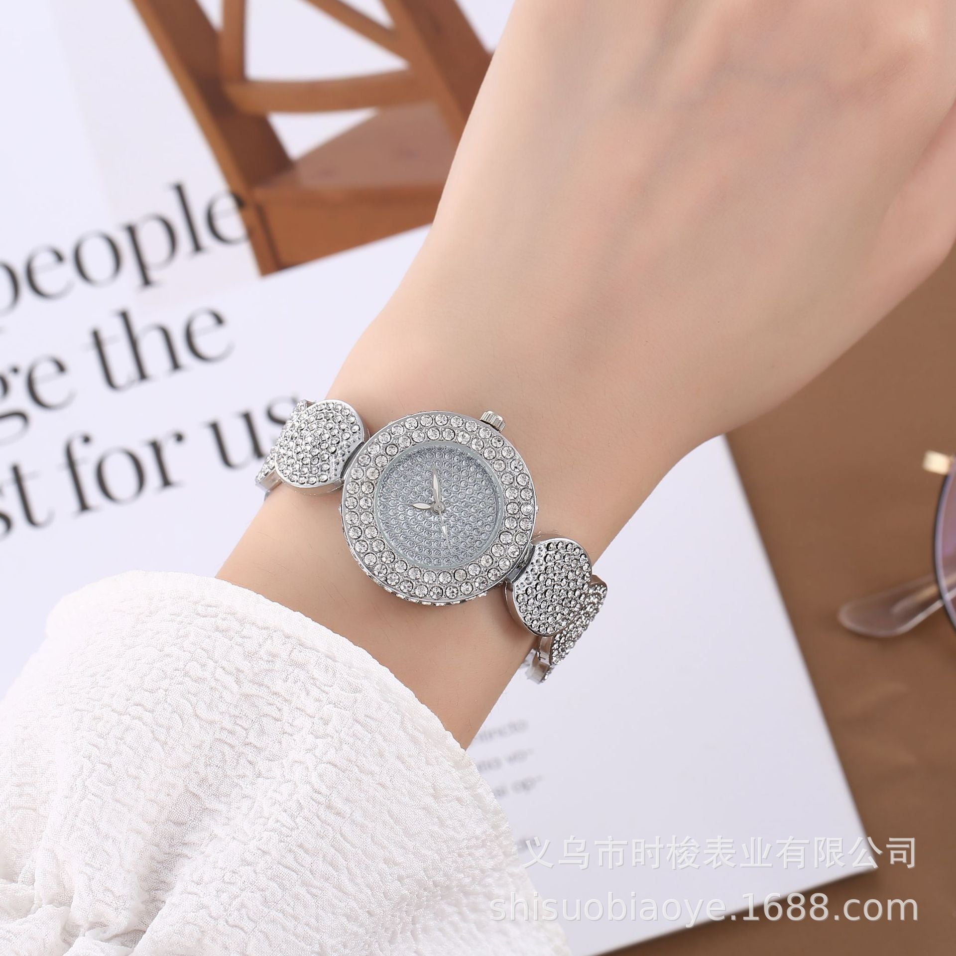 New women's bracelet watch casual fashion