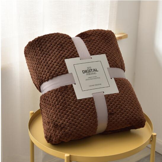 Pineapple Plaid White Thickened Coral Fleece Sofa Blanket