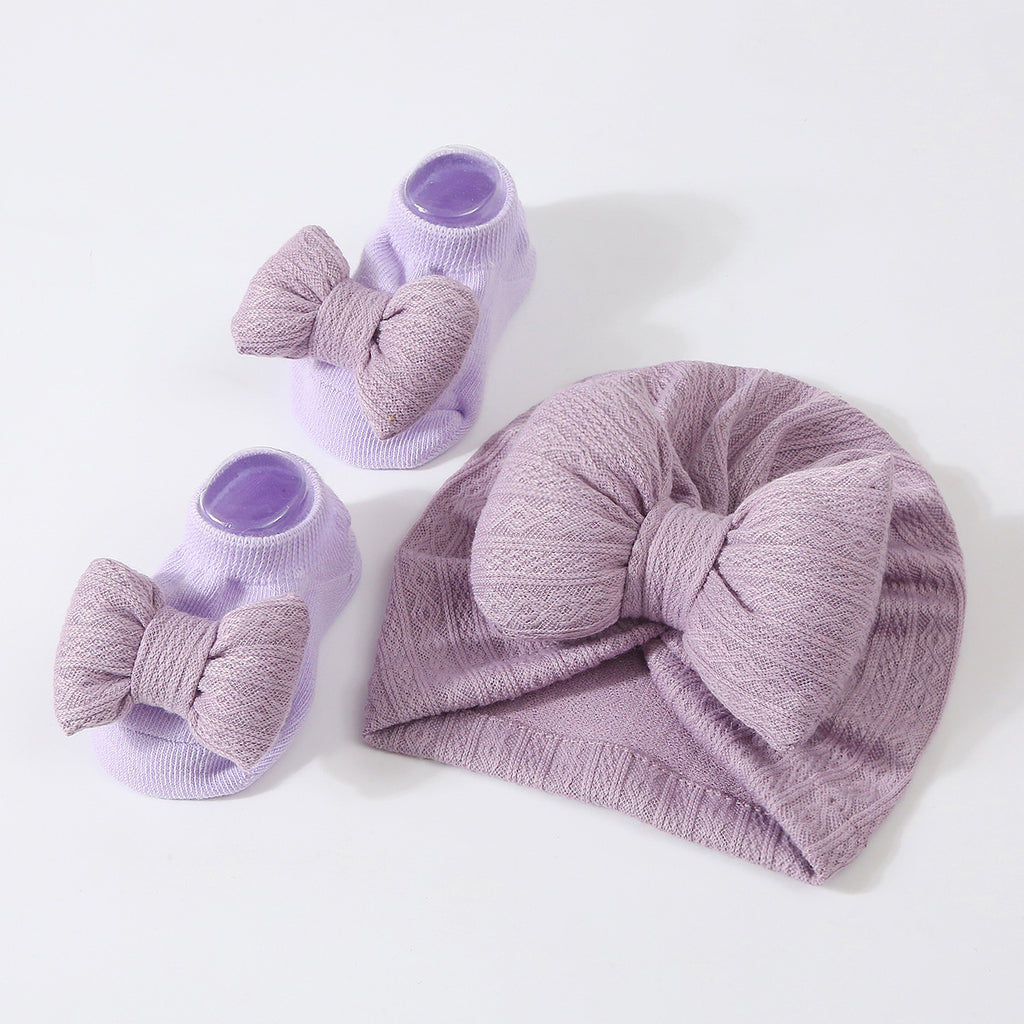 Newborn Knitted Hat & Socks Set